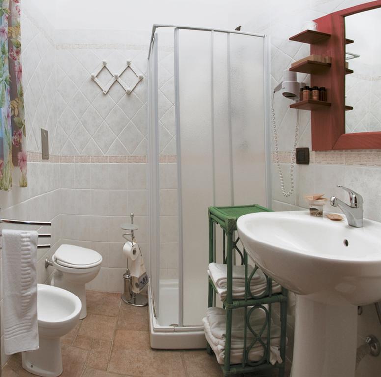 Villaggio Camping Spiaggia Del Riso Villasimius Rum bild