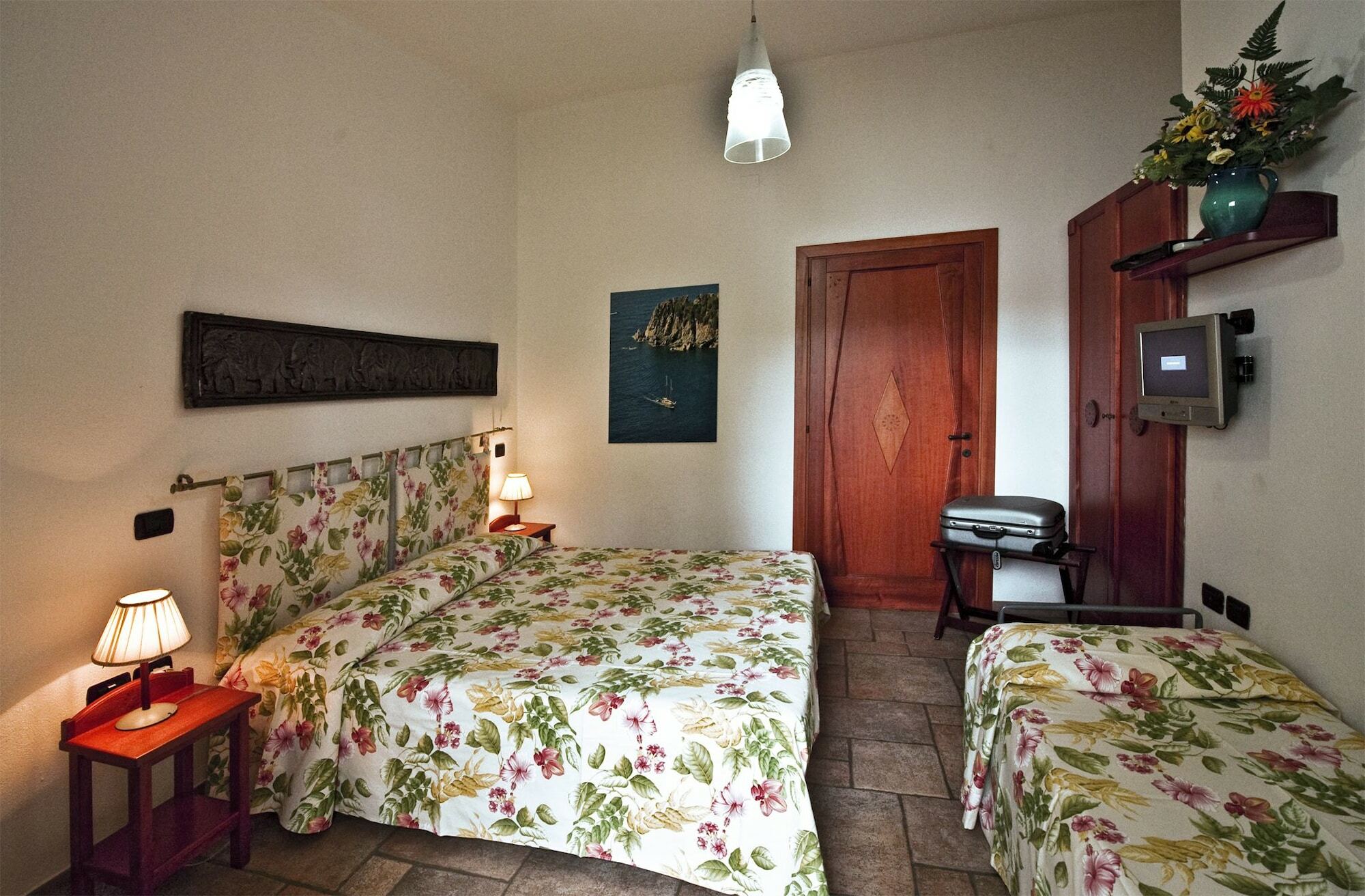 Villaggio Camping Spiaggia Del Riso Villasimius Exteriör bild